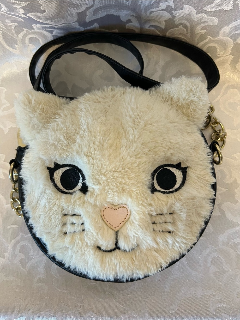 Luv Betsey, Betsey Johnson, White Cat Crossbody Bag, 7 Inches Round